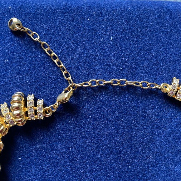 Jacqueline Bouvier Kennedy by Camrose & Kross Necklace - Picture 6 of 10